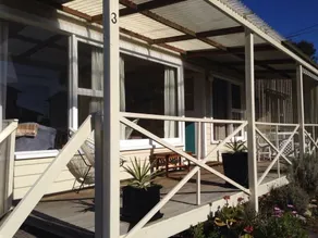 Sand Hopper Cottage, Binalong Bay - Image 3