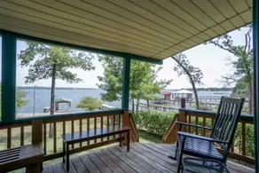 RELAX & ENJOY THE BEAUTY OF LAKE PALESTINE Spectacular Views!!! - Image 2