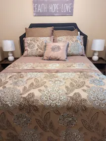 Centrally located comfortable eclectic home for 6. - Image 5