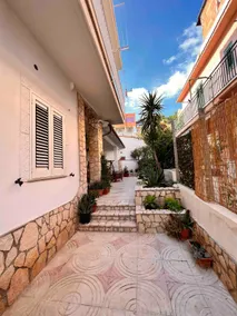 Modern Oasis. 1 minute walk to the beach. A/C - Image 4