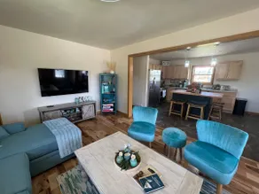 Lakefront, near downtown and trails! Dog-approved - Image 3