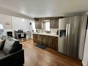 Adorable Harbor Island Hideaway. - Image 5