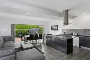Ellis Cottage, Glebe - Luxury House, Hobart CBD - Image 4