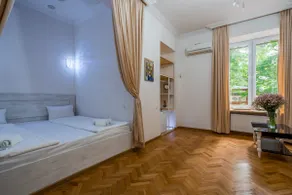 Holiday at Agmashenebeli - Image 3