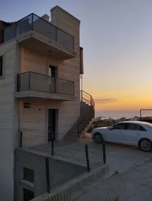 apartment with sea views with terrace - Image 4