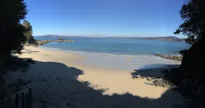 House with 6 bedrooms available right on the beach - Image 2