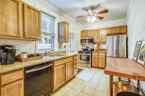Charming Rowhouse in the heart of Little Italy! - Image 3