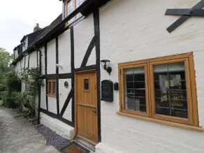 500 year old cottage in Stratford upon Avon - Image 4