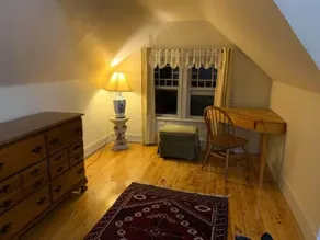3rd Floor, walk-up private 3BR victorian apartment - Image 3