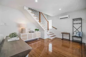 Stunning renovation, BEACH BLOCK, walk to everything! - Image 3