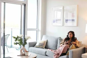 The Friday Flat | Sunny Escape by the Marina - Image 4