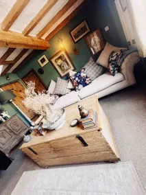 Cosy 1700s period cottage, open fire & king bed - Image 3