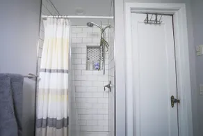 Downtown Haven Private Suite - Image 5