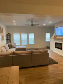 Large Townhouse with Pool/hot tub walk to food/movies/TopGolf - Image 4