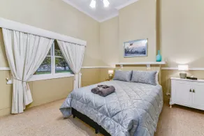 The Jazz (Entire House. All 4 Bedrooms) - Image 2