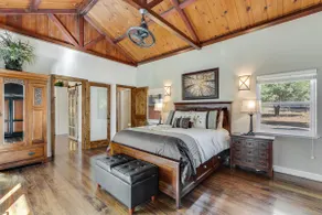 Amazing Country Setting at Cottage Creek Vineyards - Image 2