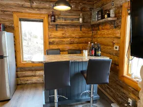 Beautiful rustic log home with lake access - Image 2