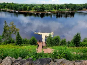 Charming Modern Waterfront Cottage - Image 2