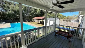 Beautiful Ranch Style House With Pool - Image 5