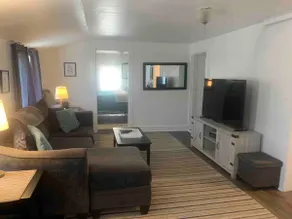 Beautiful 2nd story apartment 10 minutes from 2 state parks.  - Image 3