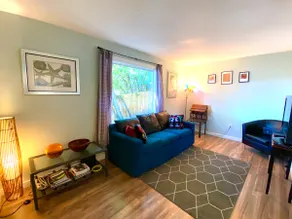 Secluded 2BR home, washer/dryer, private parking - Image 2