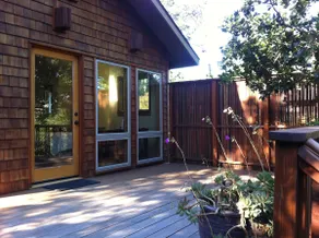 Peaceful, private garden studio. - Image 3