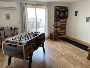 Red Roof Chalet in close proximity to beaches, trails, golf and Blue Mountains. - Image 2