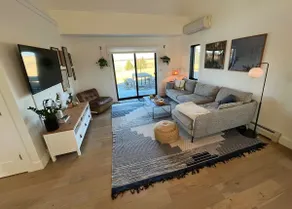 Newly Renovated - Modern - 2 Bdrms - Near Hudson - Image 2