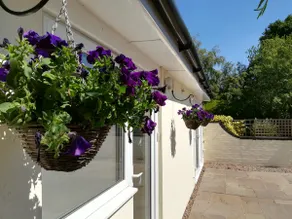 Comfortable holiday cottage with country views. - Image 3