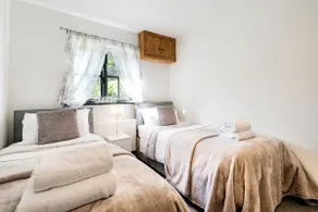 Stansted Airport - Beautiful Annexe with Parking - Image 5