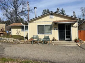 2 Bedroom Cottage with Full Kitchen - WiFi - BBQ - Image 4
