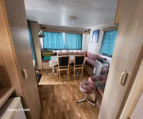 Mobile home in quiet campsite - Image 4