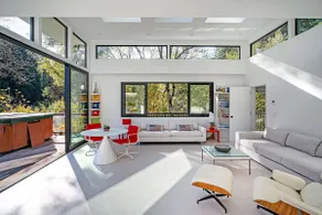 Contemporary River Retreat: Private Dock & Hot Tub - Image 4