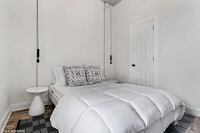 Lincoln Park Gem: 1-BR Modern Apartment - Image 2