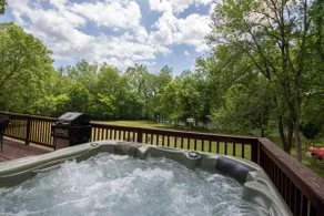 Bear Valley - Riverfront, Starlink WiFi & Hot Tub - Image 2