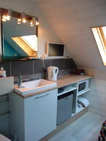 The Turning Bridge Cabin, Lovely Bon Room - Image 2