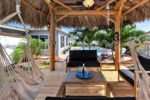 3/2 Beach House, Heated Pool Incl, Tiki and Bikes - Image 3