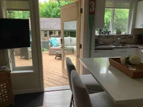 Lakefront Guesthouse, Large Garden W/ Private Dock - Image 3