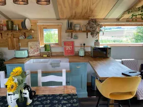 Ridgeway Cabin & Hot Tub Spa - Image 2
