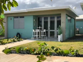 *LUXURY VILLA* Walk to the Beach - Wi-Fi, A/C, W/D - Image 5