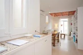 Proche Gaudi, appartement Gracia, Barcelone, WIFI, balcon, AC! - Image 3