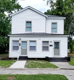 Historic feel Chestnut near ECU, Hospital & Uptown - Image 2