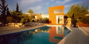 Villa with swimming pool and tennis/basketball court - Image 5