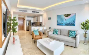 Stunning Bay View Condo, Pool - Image 4