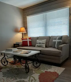 Roberts Mill Suites Small Town Vibes - Image 2