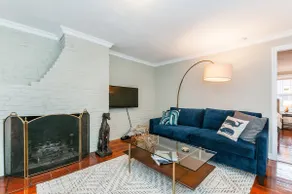 Dream Location! Private Deck, Parking for Rent - Image 3
