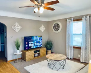 Updated Lovely 3 BR HOUSE ❤️ Heart of Bay City, MI - Image 2