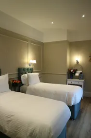 Stunning 2-Bedroom Apartment - Sleeps 6 - Image 5