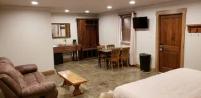 Buck Bungalow - Image 2