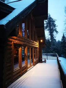Waterfront cottage with HOT TUB – Mont Tremblant - Image 4